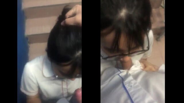 Em nữ sinh lén lút bú cu cho bạn thân ở cầu thang trường học