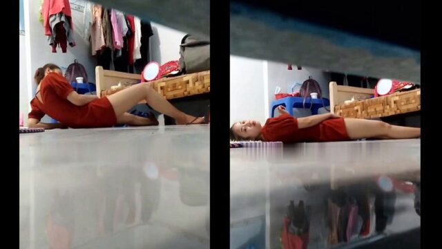 Quay lén chị hàng xóm chút nữa thì bị phát hiện